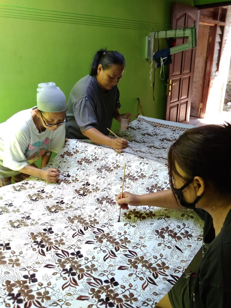 Berdayakan Masyarakat Angkat Budaya Lokal Diy Lewat Batik Pingintau Id