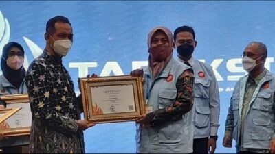 Bisa Jadi Contoh, Guru Madrasah Ini Raih Penghargaan dari KPK