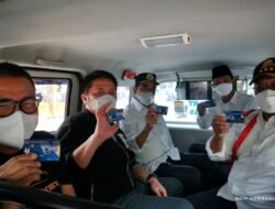Ajak Masyarakat Kembali Gunakan Angkutan Umum, Menhub- Gubernur Naik Angkot  Bareng