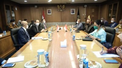 Bahas Potensi Kerjasama Sektor Pariwisata & Ekraf dengan Menteri Perdagangan & Industri Singapura, Ini yang Dipaparkan  Sandiaga Uno..