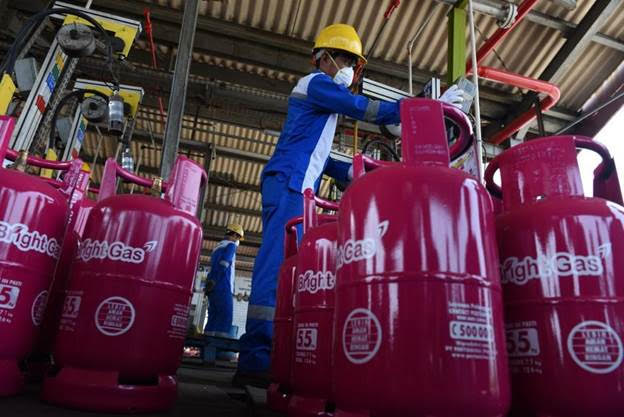 Meski Harga Minyak Dunia Melambung, Harga LPG 3 Kg Tetap | Pingintau.id