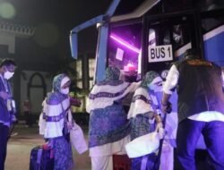Lepas kloter 1 calon Jemaah haji, “ingat protokes, patuhi aturan di Arab & ingat slogan kita Mabrur, Sehat, Barokah”, pesan Dirjen PHU