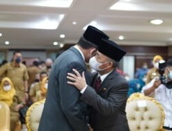 Terharu, 2 pejabat Pemkab Muba saling rangkul saat perpamitan, ini ceritanya..