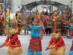 Field Museum dalam konser bertajuk “Indonesia Presents: Tim Muhibah Angklung Performance”.
