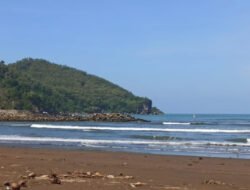 Gelombang sangat tinggi air laut yang berkisar antara 4-6 meter berpotensi terjadi di pesisir selatan Pulau Jawa bagian tengah, barat dan timur, BNPB Ingatkan masyarakat waspada