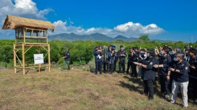 Lepasliarkan 108 ekor Curik Bali