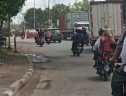 ‘Celoteh’ Singkat dari 2 Siswa Saat Berjuang dari Padatnya Truk Tronton