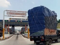 Over Kapasitas, Kendaraan Terpaksa Putar Balik