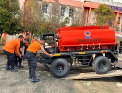 Bantuan Trailer Tangki Air Multifungsi dari BNPB Pusat