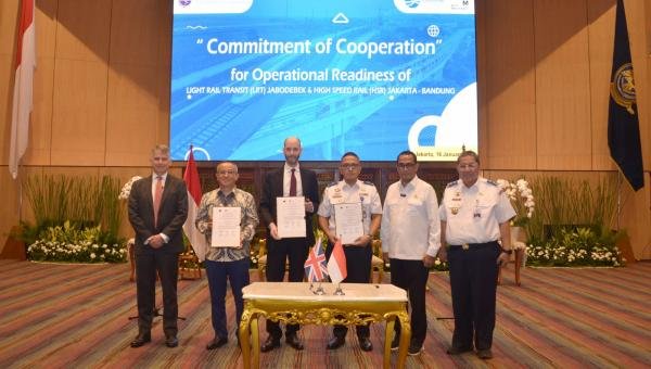 komitmen kerja sama (cooperation of commitment/COC) antara Kemenhub dengan PT Mott Macdonald Indonesia dan The Crossrail International, yang telah ditandatangani pada Senin (16/1) dan disaksikan langsung Menteri Perhubungan Budi Karya Sumadi dan Duta Besar Inggris untuk Indonesia dan Timor Leste Owen Jenkins.