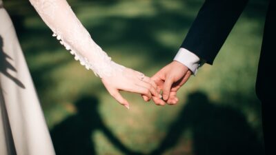 Nikah di KUA atau dengan Resepsi : Ini Pertimbangan Sebelum Memilih Konsep Acara Pernikahan
