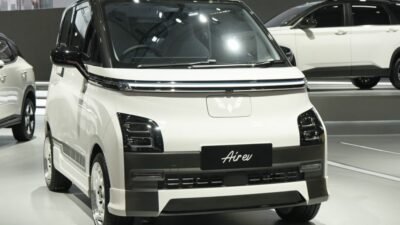 IIMS 2023, Wuling pamerkan dua special display unit kendaraan listrik pertamanya di Indonesia 