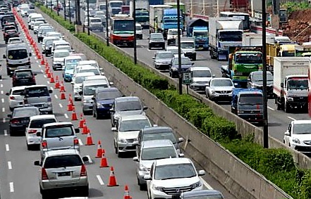 Seminggu Jelang Lebaran, Arus Mudik Di Pelabuhan Merak Mulai Ramai ...