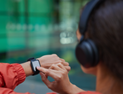 Survei Jakpat: 64% Orang Indonesia Memiliki Wearable Gadget, dari Smartwatch hingga Smart Shoes