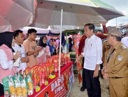 Pj Gubernur Agus Fatoni Dampingi Presiden Jokowi Tinjau Pasar Lawang Agung Muratara Guna Pastikan Harga Bahan Pokok Stabil