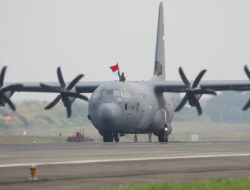 Pesawat C-130J-30 Super Hercules TNI AU dengan tail number A-1342, angkut militer produksi Lockheed Martin, Amerika Serikat  tiba di Apron Lanud Halim Perdanakusuma