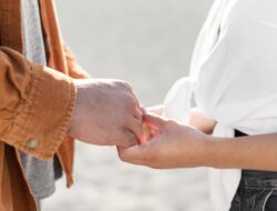 Age Gap Relationship: Saat Cinta Tak Mengenal Batas Usia