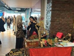 Siapa gak kenal dengan Indonesia ! ada 3 warisan budaya Indonesia pamer di festival musim semi kampus OSTIM Technical University di Ankara
