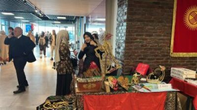 Siapa gak kenal dengan Indonesia ! ada 3 warisan budaya Indonesia pamer di festival musim semi kampus OSTIM Technical University di Ankara