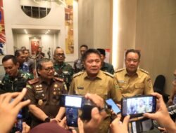 Gubernur Herman Deru Tegaskan Kesetaraan: Non-ASN Kini Bisa Kenakan Seragam Kuning Khaki