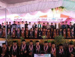 Wisuda Akbar Ponpes At Tibyan: Herman Deru Titipkan Masa Depan Sumsel pada Para Hafidz
