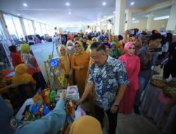 Dorong Ekonomi Kreatif, Wagub Cik Ujang Resmikan Bazar Kemerdekaan BKOW Sumsel