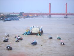 Seberangi Sungai Musi, Herman Deru Ikut Napak Tilas dari Masjid Lawang Kidul ke Masjid Kiai Marogan Kertapati