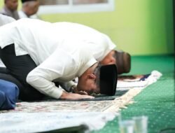 Sekda Sumsel Edward Candra Safari Ramadan di Masjid Al Kautsar Sako Palembang