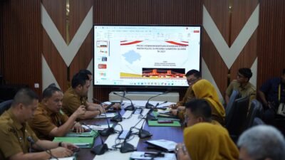 Sekda  Sumsel edward candra Pimpin Rapat Bahas Usulan Kenaikan Hibah Parpol 2027