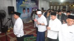 Safari Ramadhan di Banyuasin, Herman Deru Serahkan Santunan Anak Yatim dan Soroti Infrastruktur hingga ODOL