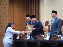 Gubernur Herman Deru Hadiri Paripurna, DPRD Sumsel Setujui LKPJ TA 2025