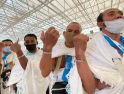Simak ternyata Jemaah haji RI punya ciri khas gunakan gelang berbahan logam buatan asli UMKM, ini manfaatnya..