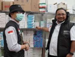 Jajal rompi penurun suhu, Menag : Ini kayak punya AC di dalam baju, “Ovel all ok banget,”