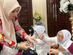 Gelar Pelatihan Bikin Konektor Masker, Ini Asa dari Ketua DWP UP Ditjen PHU