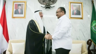 Dubes Saudi untuk Indonesia Syekh Essam bin Abed Al-Taqafi mengunjungi Menteri Agama Yaqut Cholil Qoumas. Pertemuan tersebut membahas terkait berakhirnya masa jabatan Syekh Essam bin Abed Al-Taqafi sebagai Dubes Saudi untuk Indonesia. Dia akan digantikan oleh Faisal bin Abdullah Al-Amudi, Senin 16/1/2023].