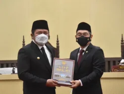 Pimpinan VII BPK RI Serahkan LHP Tahun 2021 ke DPRD dan Gubernur Sumsel