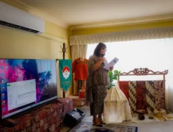 Ada Promosi Budaya “Indonesian Circle” Ketua DWP KBRI Canberra Paparkan Batik 