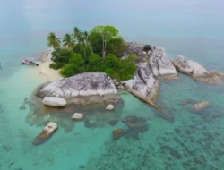 Anda Penat, Mari Berlibur ke Pantai Tanjung Kelayang