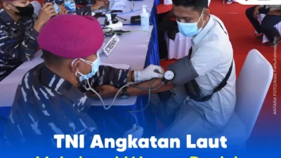 TNI Angkatan Laut Vaksinasi Warga Pesisir