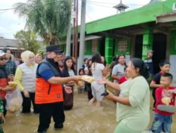 Gerak Cepat Askolani Netta Berikan Bantuan  Korban Banjir di Talang Kelapa