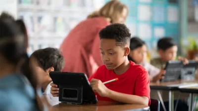 Distrik sekolah California Hidupkan Kreativitas dengan Apple Learning Coach