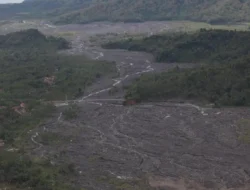 Tinjau Lokasi Terdampak Awan Panas Semeru