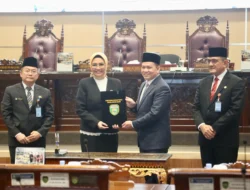 Ketua DPRD Sumsel dan Pj Gubernur Elen Setiadi Setujui Raperda APBD Sumsel TA 2023 Jadi Perda