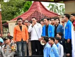 Naik ke Mobil Komando, Andie Dinialdie Pastikan Aspirasi BEM Sumsel Segera Ditindaklanjuti