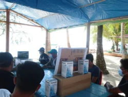 Nggak Pingin Laut Pesisir Rusak Lingkungannya,  724 Unit Lampu LED Bantuan Kompak Disalurkan kepada Kelompok Cinta Bahari, KKP Bilang Begini