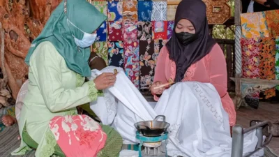 Gak Salah Kalo Kaum Hawa Itu Punya Peran Penting Bangkitkan UMKM, Ini Alasannya !