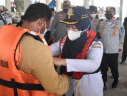 Edukasi Masyarakat Pesisir OKI, BPTD VII Sumsel Babel Bagi-bagi Pelampung, Begini Ceritanya Soal Keselamatan Gunakan Moda Transportasi Air