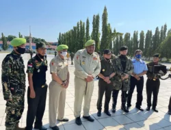 Tabur Bunga di TMP di HUT TNI ke -76