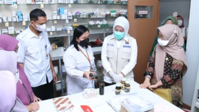 Stsss, Diam..! Sidak Dadakan Apotek di Palembang, Ternyata Hasilnya….