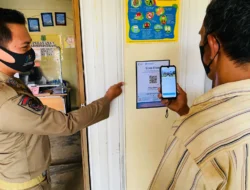Pasang Barcode PeduliLindungi, Minimalisir Wabah COVID-19